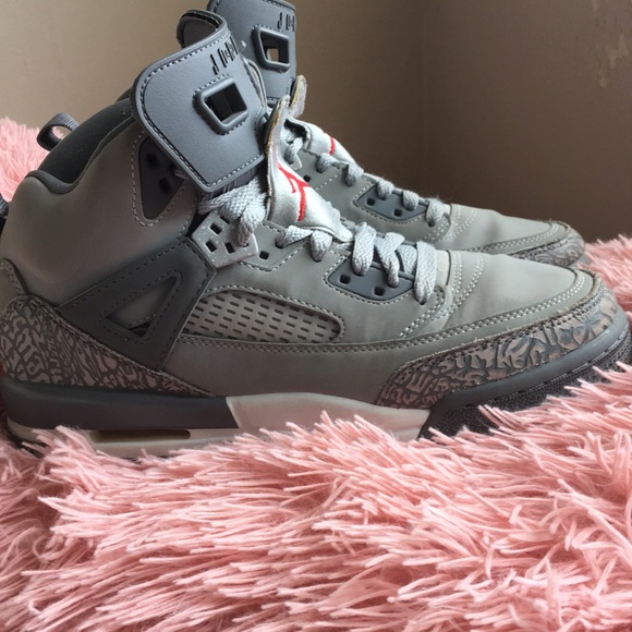 Jordan Sneakers - Picture 2 of 5